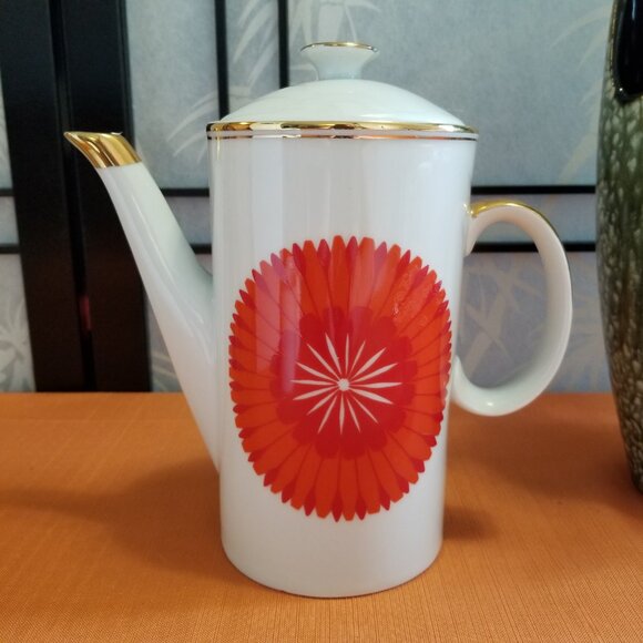 Vintage Jarolina Poland Coffee Pot w/ 4 Cups - Red Daisy Pattern - Picture 2 of 5